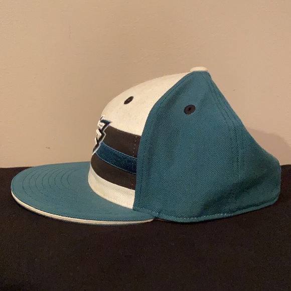 Philadelphia Eagles Reebok Fitted Cap - Picture 2 of 4